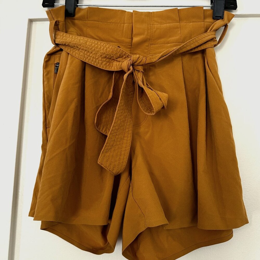 Athleta Skyline Short II